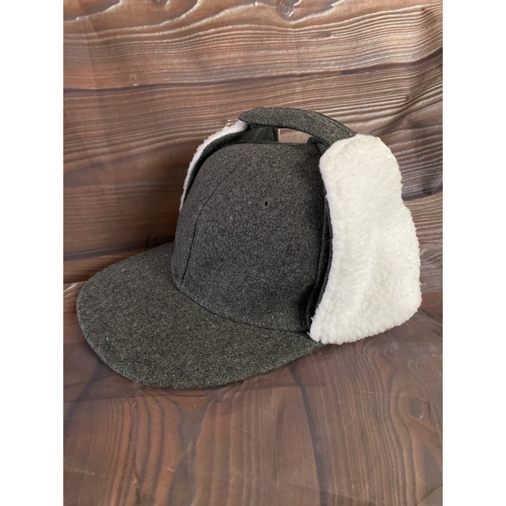 GRAY Pugs Gear with Furlike Earflap Cap.‎ NWT All Season